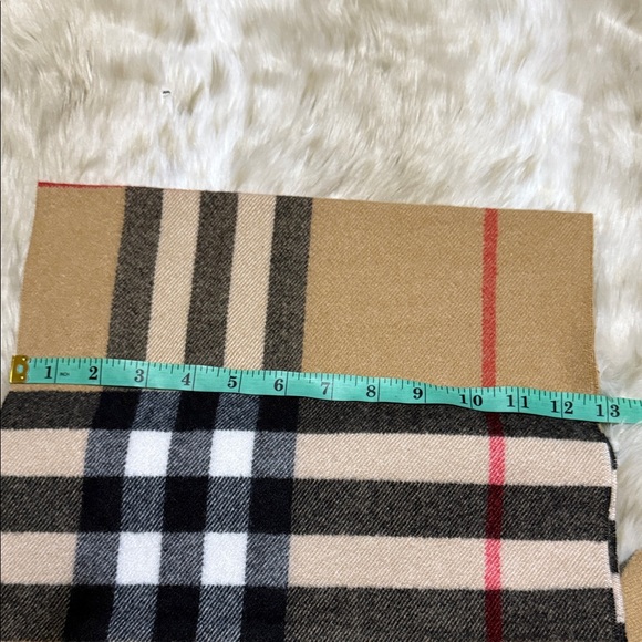 Burberry Beige and Red Cashmere Scarf - Picture 5 of 9